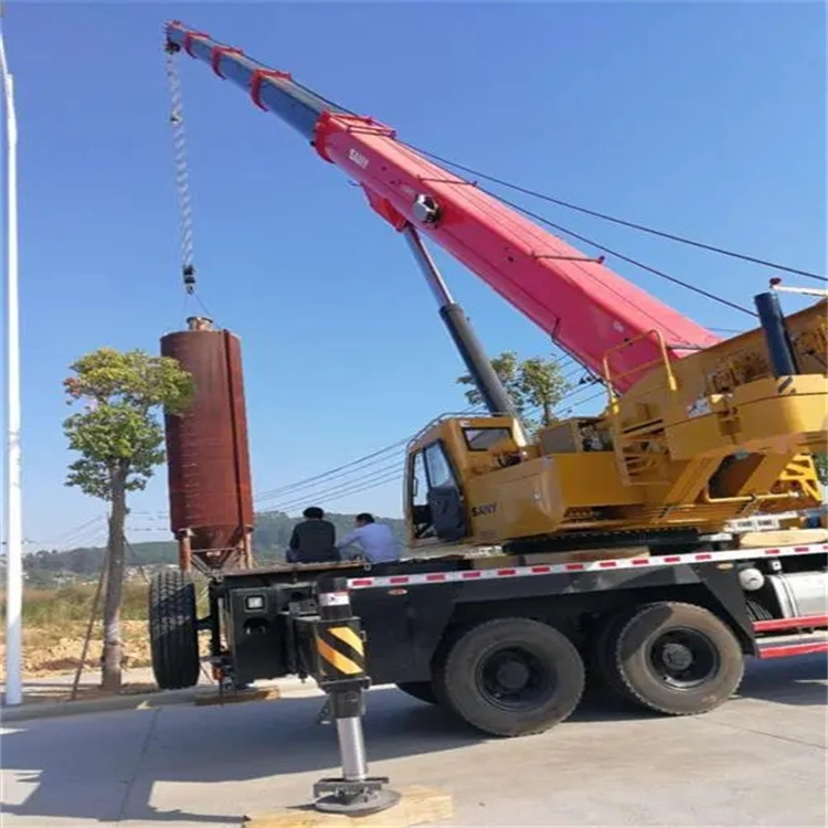 福州鼓楼吊车租赁作业时的保养和维护