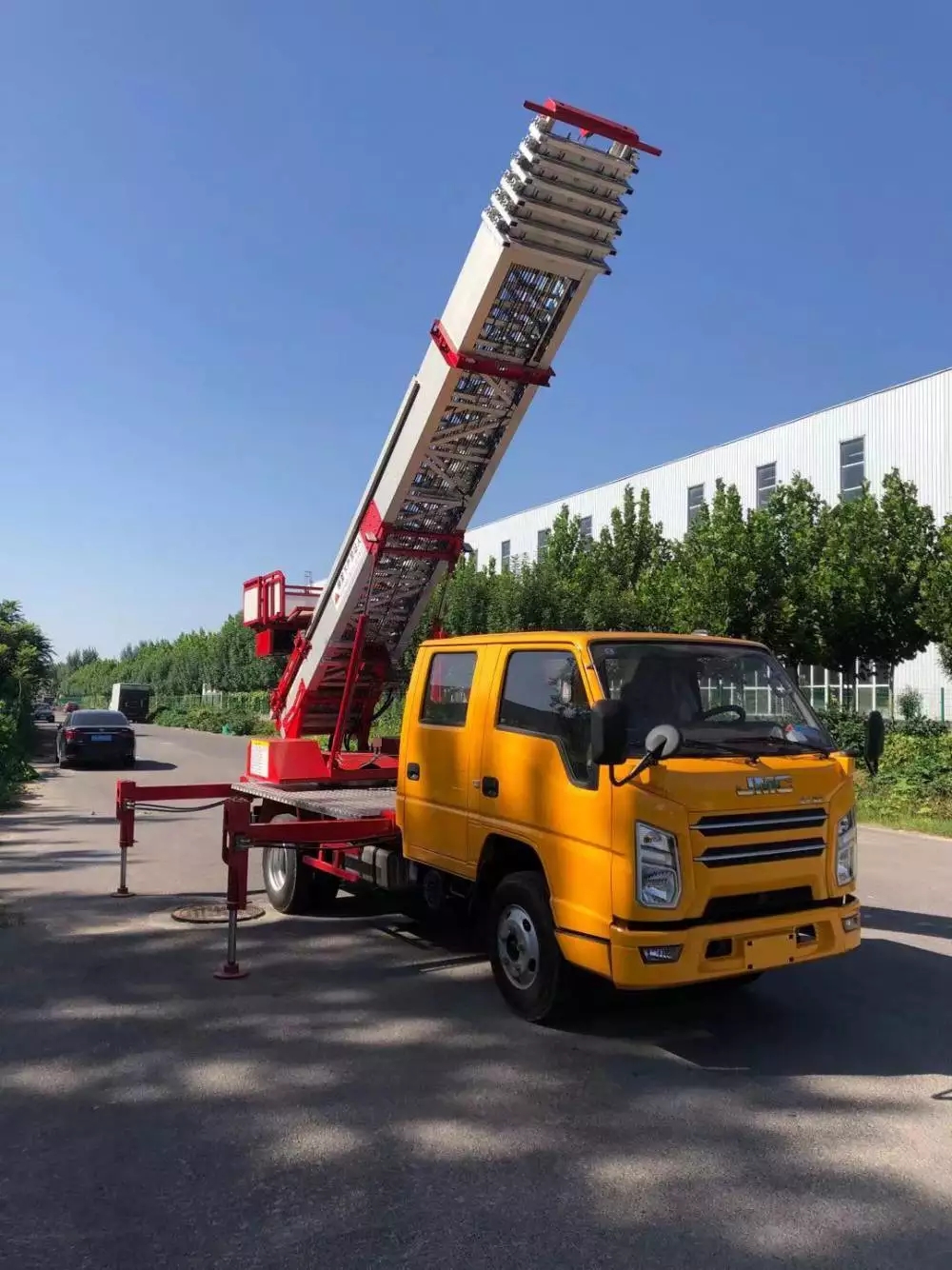 福州鼓楼附近的云梯车出租服务：轻松解决高空作业需求